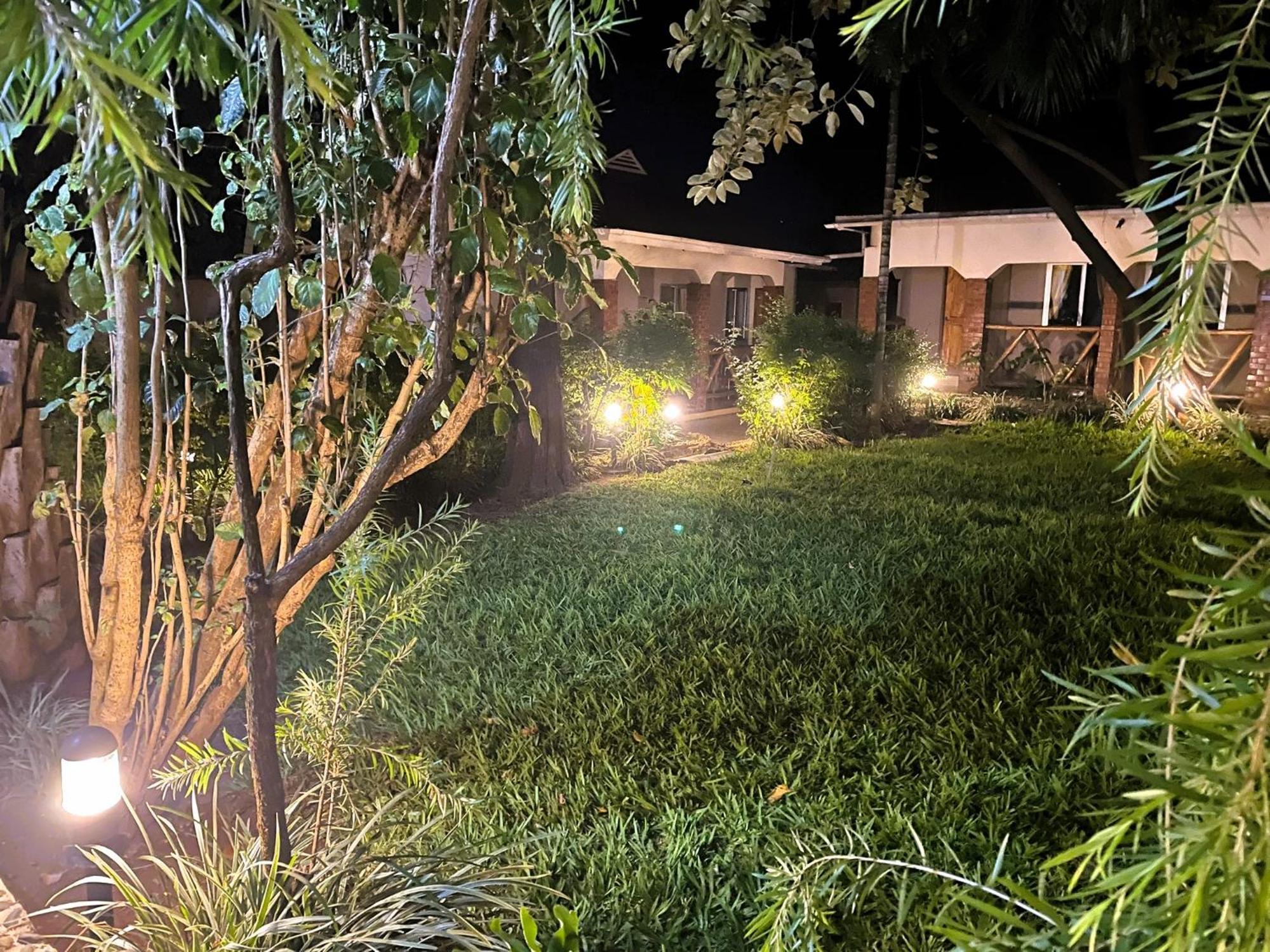 מושי Home Feeling Neneu Lodge מראה חיצוני תמונה